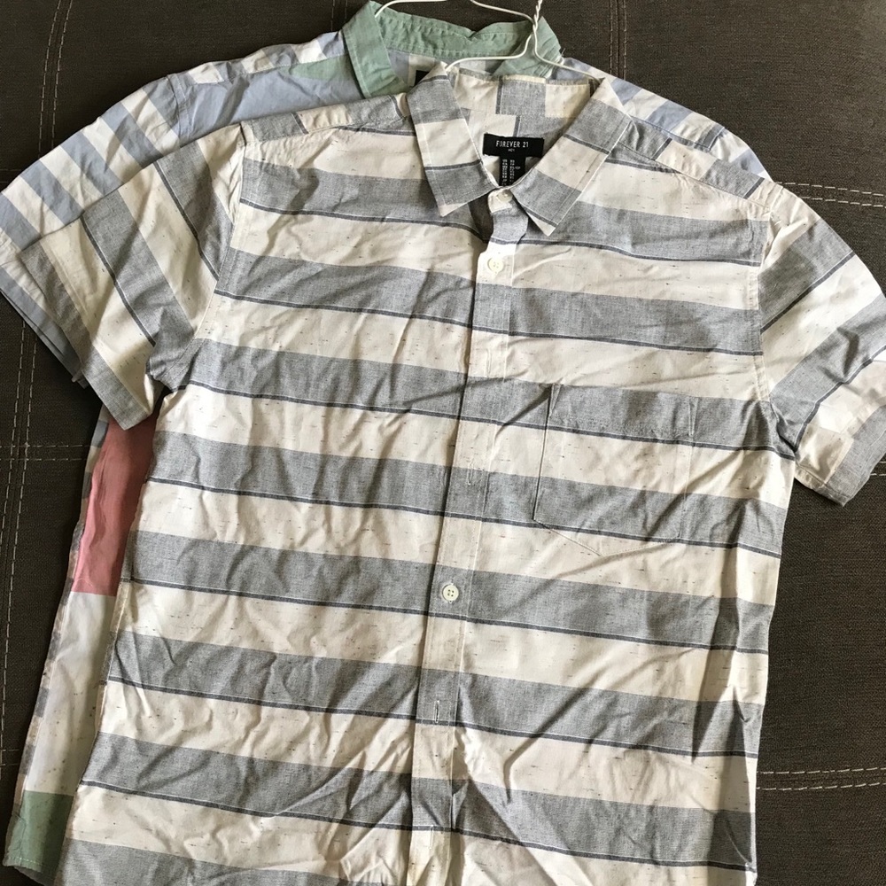 Men’s Forever 21 Short Sleeve Shirts 2 Size XS